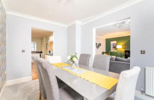 York House | 9 College Court Spacious, Modern 4-Bed Townhouse in York I Pass The Keys