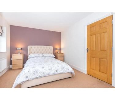 York House | 9 College Court Spacious, Modern 4-Bed Townhouse in York I Pass The Keys