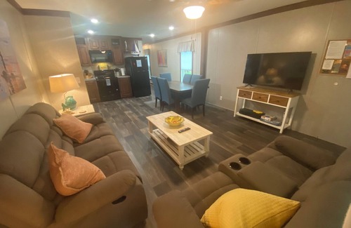 Dunnellon House | 9-Guest+River Access+Dogs+powerisOn!