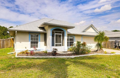 Port Saint Lucie House | 9 Mi to Clover Park Poolside Paradise!
