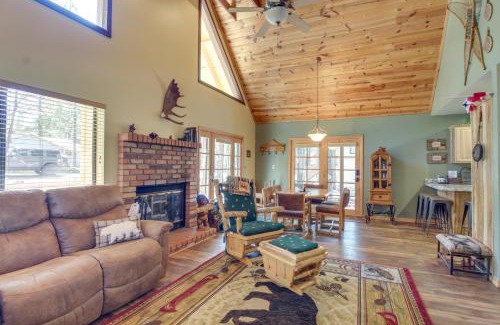 Pinetop House | 9 Mi to Rainbow Lake Woodsy Pinetop Cabin with Deck