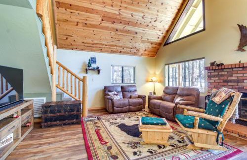 Pinetop House | 9 Mi to Rainbow Lake Woodsy Pinetop Cabin with Deck