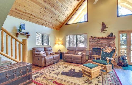 Pinetop House | 9 Mi to Rainbow Lake Woodsy Pinetop Cabin with Deck