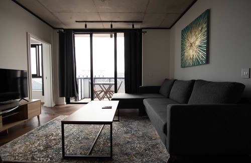 Century City Apartment | 9 Palms by Smart City Stays