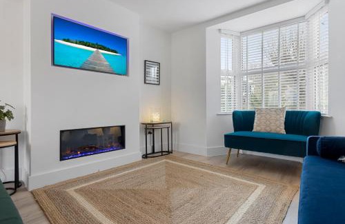 Sidmouth House | 9 Riverside