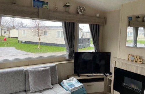 Tattershall Resort | 9 shearwater Tattershall Lakes Country Park
