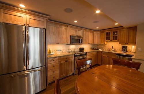 Vail Condo | 9 Vail Road - Surrounded by Four Seasons Hotel in Vail Village - Hot Tub & Pool Walk To Lifts