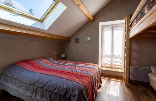 Embrun Apartment | 90 m² Apartment ∙ 2 bedrooms ∙ 5 guests