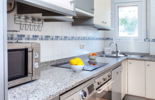 Llanca Apartment | 90 m² Apartment ∙ 3 bedrooms ∙ 6 guests