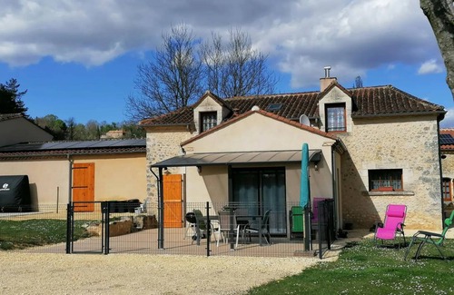 Saint-Laurent-des-Batons House | 90 m² House ∙ 3 bedrooms ∙ 6 guests