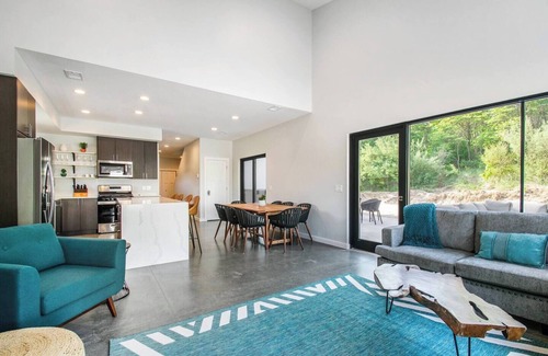 Stevensville House | 90 min from Chicago, Pool, Hot Tub, Pet Friendly come enjoy After Dune Delight