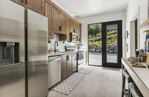 Salt Lake Mountain Resorts House | 9005B - Luxury Two Bedroom Den home