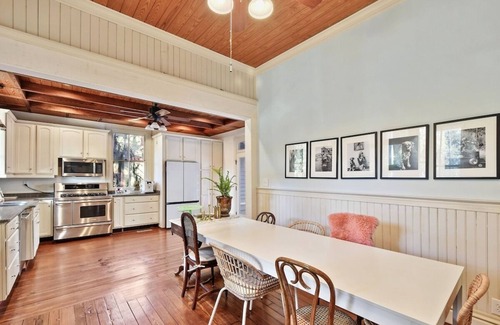 Brunswick House | 905 Seaside ~ History, Luxury, Pet, Pool, King Bds