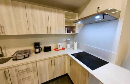 La California Apartment | 906A URBN Barrio Escalante Estudio con A/C y Parqueo