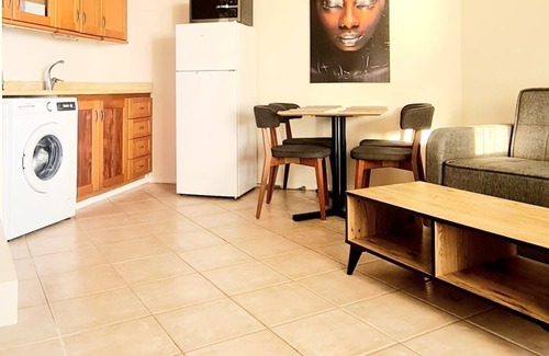 Bat Yam Apartment | 907GO2Leonardo