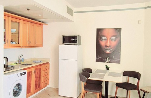 Bat Yam Apartment | 907GO2Leonardo