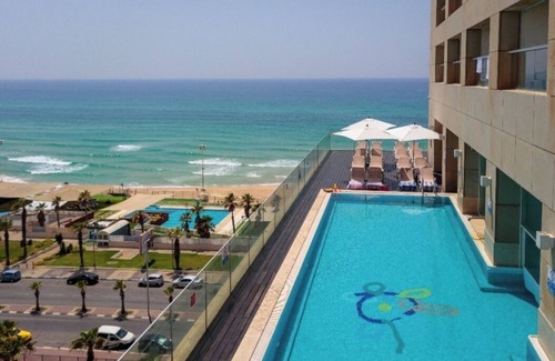 Bat Yam Apartment | 907GO2Leonardo