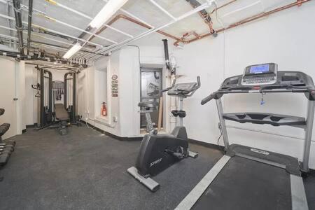 Upper East Side Apartment | 91-2A Stylish 3BR 2Bth with W D