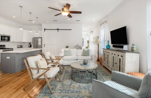 San Juan House | 91 San Juan – Pool + Bikes – Summer 20% Off