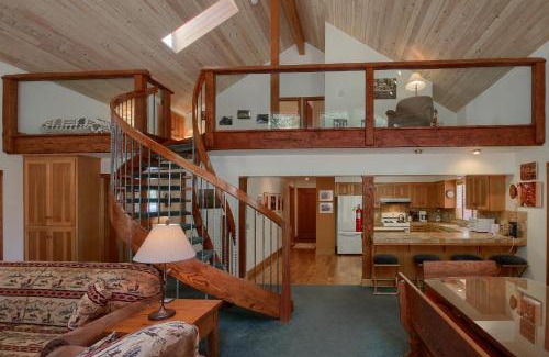 North Wawona House | 92R Jolie Cabin