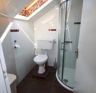 Clifden House | 93 Clifden Glen Holiday Home