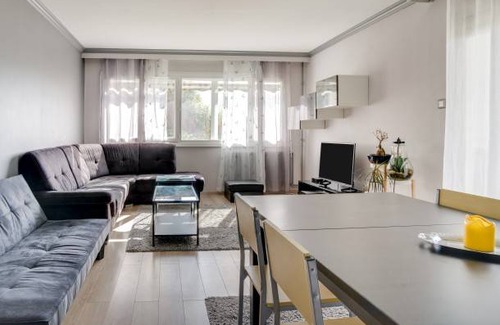 Quartier Grieu-Vallon Suisse-Saint-Hilaire Apartment | 93 m² Apartment ∙ 3 bedrooms ∙ 4 guests