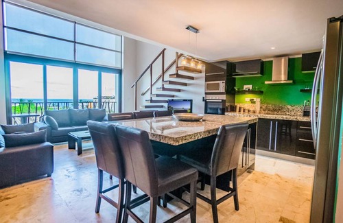 Downtown Condo | 93 m² Condo ∙ 3 bedrooms ∙ 6 guests