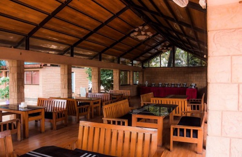 Nashik Resort | 93 m² Resort ∙ 5 guests