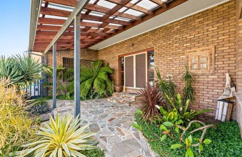Kianga House | 93 Montague Ave Kianga