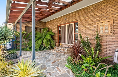 Kianga House | 93 Montague Ave Kianga