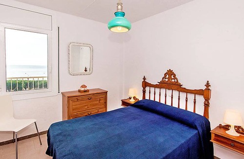 Malgrat de Mar Apartment | 95 m² Apartment ∙ 3 bedrooms ∙ 5 guests