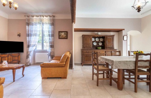 Noves House | 95 m² House ∙ 2 bedrooms ∙ 4 guests