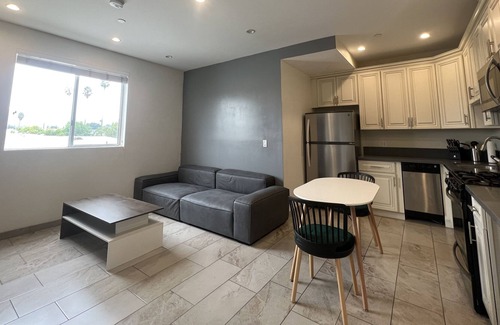 East Hollywood Apartment | 953 N Normandie Ave