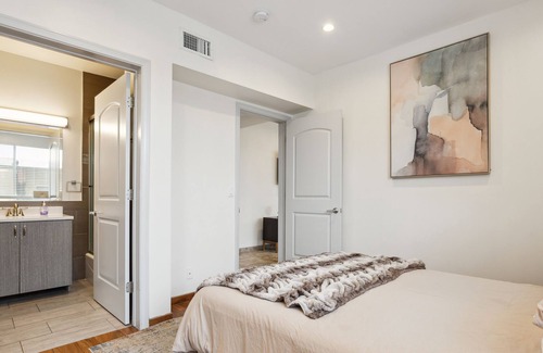 East Hollywood Apartment | 953 N Normandie Ave