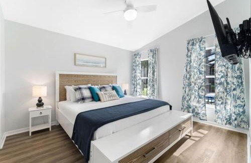 Sandy Ridge Villa | 958 Sandy Ridge Drive Davenport 4 Beds
