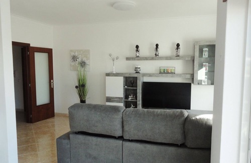 Mexilhoeira da Carregacao Apartment | 95m2 modern 3th flr condo, 4.7 km from Ferragudo beech