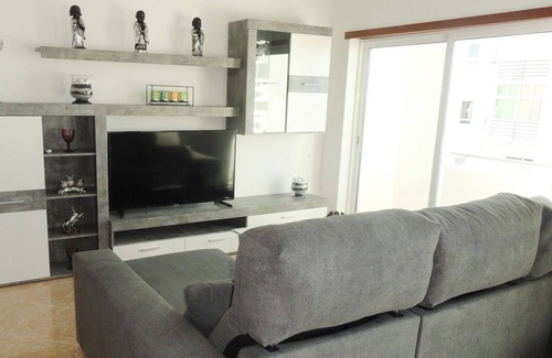 Mexilhoeira da Carregacao Apartment | 95m2 modern 3th flr condo, 4.7 km from Ferragudo beech