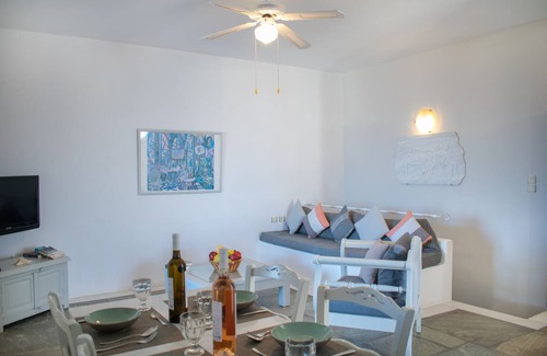 Nea Cryssi Akti Villa | 96 m² Villa ∙ 2 bedrooms ∙ 6 guests