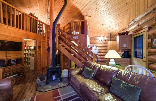 Maple Falls Cabin | 97MF - Lakeside - Dock - BBQ - Pets Ok - Sleeps 6 by RedAwning