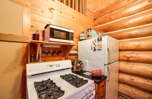 Maple Falls Cabin | 97MF - Lakeside - Dock - BBQ - Pets Ok - Sleeps 6 by RedAwning