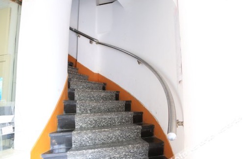 Putuo Hotel | 99 Inn Chain (Shanghai Xincun Road Subway Station)