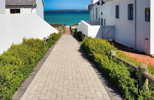 Langebaan Villa | 99 Steps