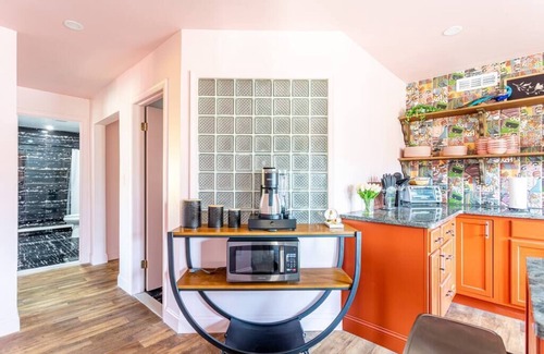 East Stroudsburg House | 9BD | Hot Tub | Sauna | Steam Room | Chuchis Inn