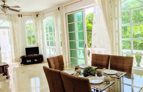 Playacar Fase I House | 9br 6ba Large groups! Best location in town Walk to beach, 5th ave Cozumel ferry, shopping, nightlife! Roof plunge pool! Castillo Playacar Fase 1 25max