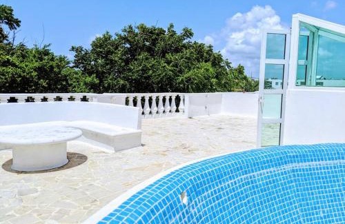 Playacar Fase I House | 9br 6ba Large groups! Best location in town Walk to beach, 5th ave Cozumel ferry, shopping, nightlife! Roof plunge pool! Castillo Playacar Fase 1 25max