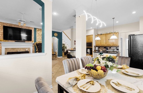 South Central Houston House | 9BRM/8Bath/Large Group/Jacuzzi/Hot Tub/GYM/in Downtown
