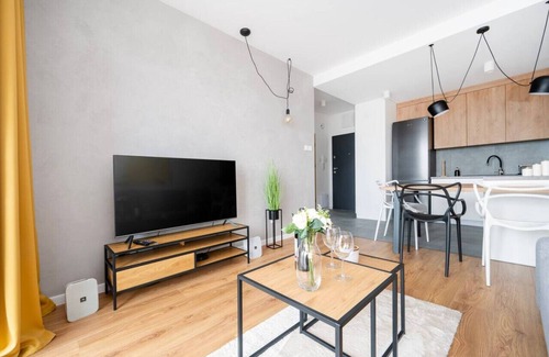 Baluty Apartment | 9th Floor Manufaktura Suite - Parking, Balcony - by Rentujemy