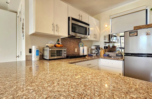 Waikiki Apartment | 9th flr Queen Bed Studio, Just 2 min Walk to Queens Beach-☀ Waikiki Grand Hotel®