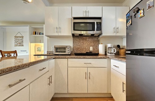 Waikiki Apartment | 9th flr Queen Bed Studio, Just 2 min Walk to Queens Beach-☀ Waikiki Grand Hotel®