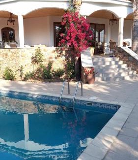 Pyrga Villa | Aέναη